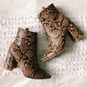 Nasty Gal 🖤 Block Heel Snakeskin Booties 🖤 SZ 7